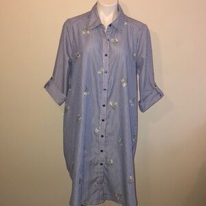 NWT Mlle Gabrielle button up size Large